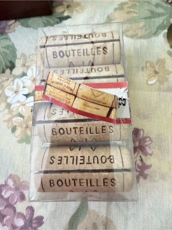 Uncommon Goods Other - UncommonGoods Wine Cork Place Card Holders - Natural Cork (Set of 8)